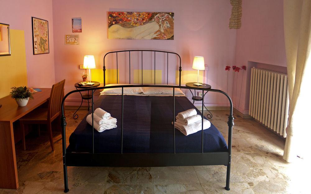 B&B Cameracaffe Centro Arezzo Exteriör bild