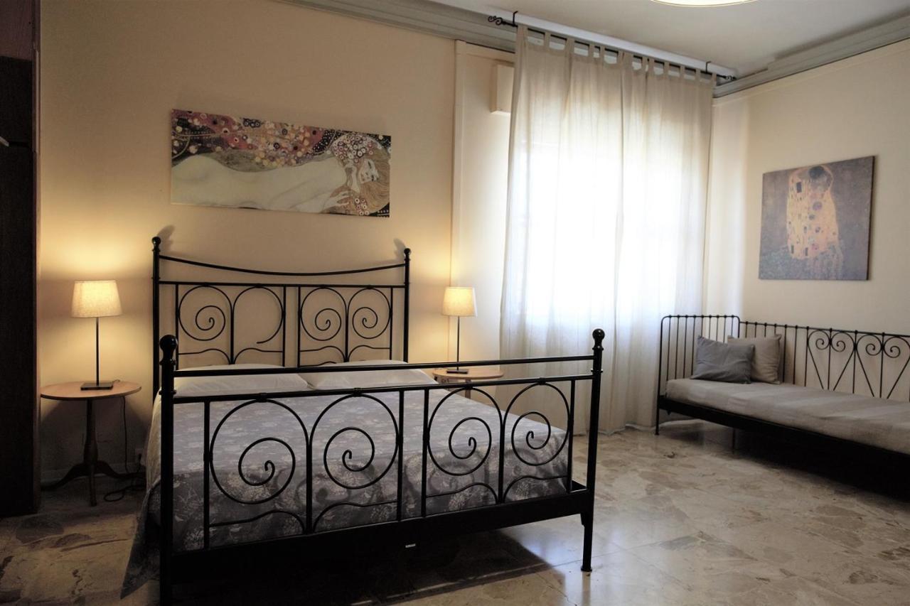 B&B Cameracaffe Centro Arezzo Exteriör bild